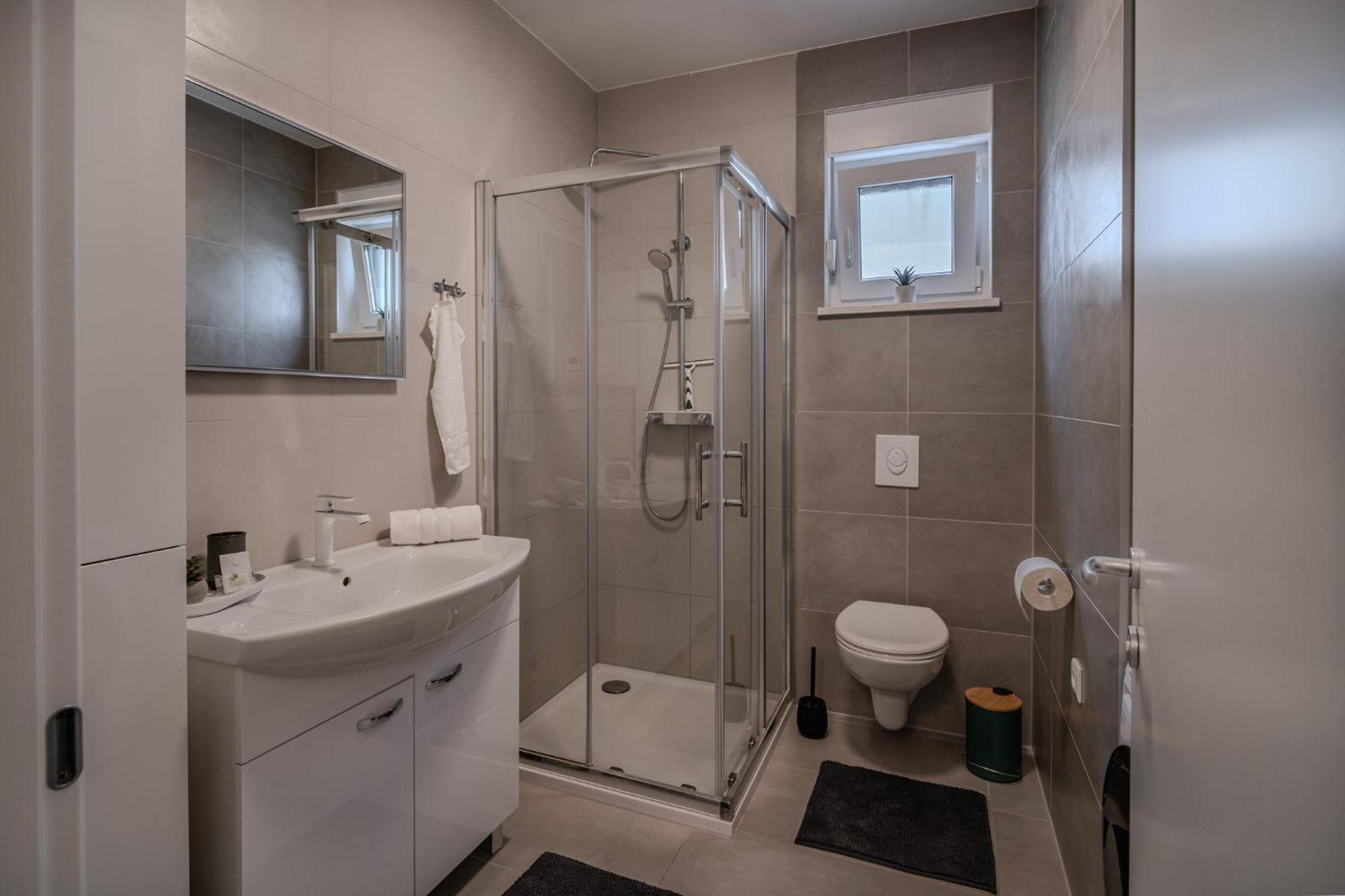 Korina Apartment - Free Private Parking Zadar Eksteriør billede